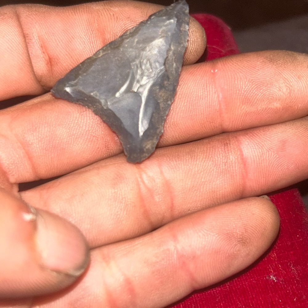 Authentic Black Arrowhead Found At Tennessee River - image 4